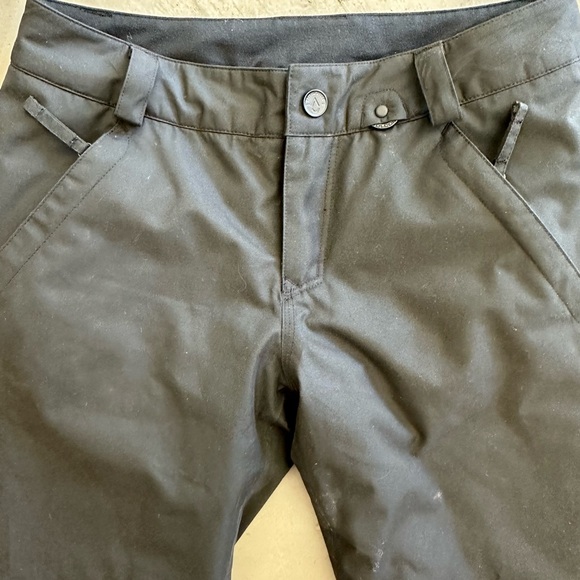 Woman’s Volcom Snowboard Pant - Picture 2 of 4